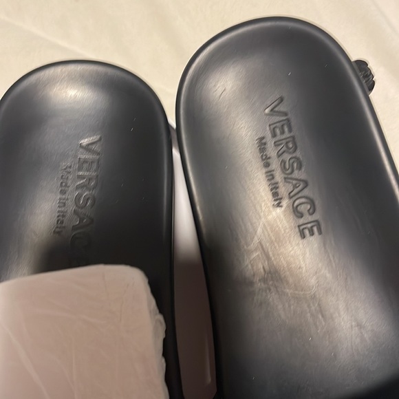 Versace slides - Picture 3 of 7